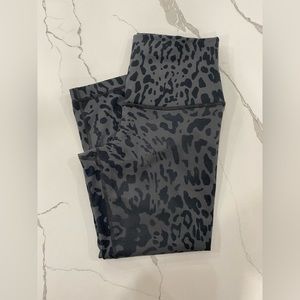 Lululemon Wunder under roll down size 8